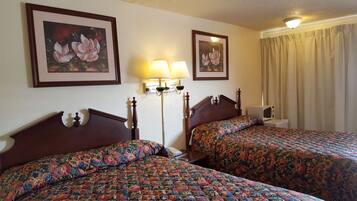 Standard-dobbeltværelse - 2 dobbeltsenge | Skrivebord, gratis Wi-Fi