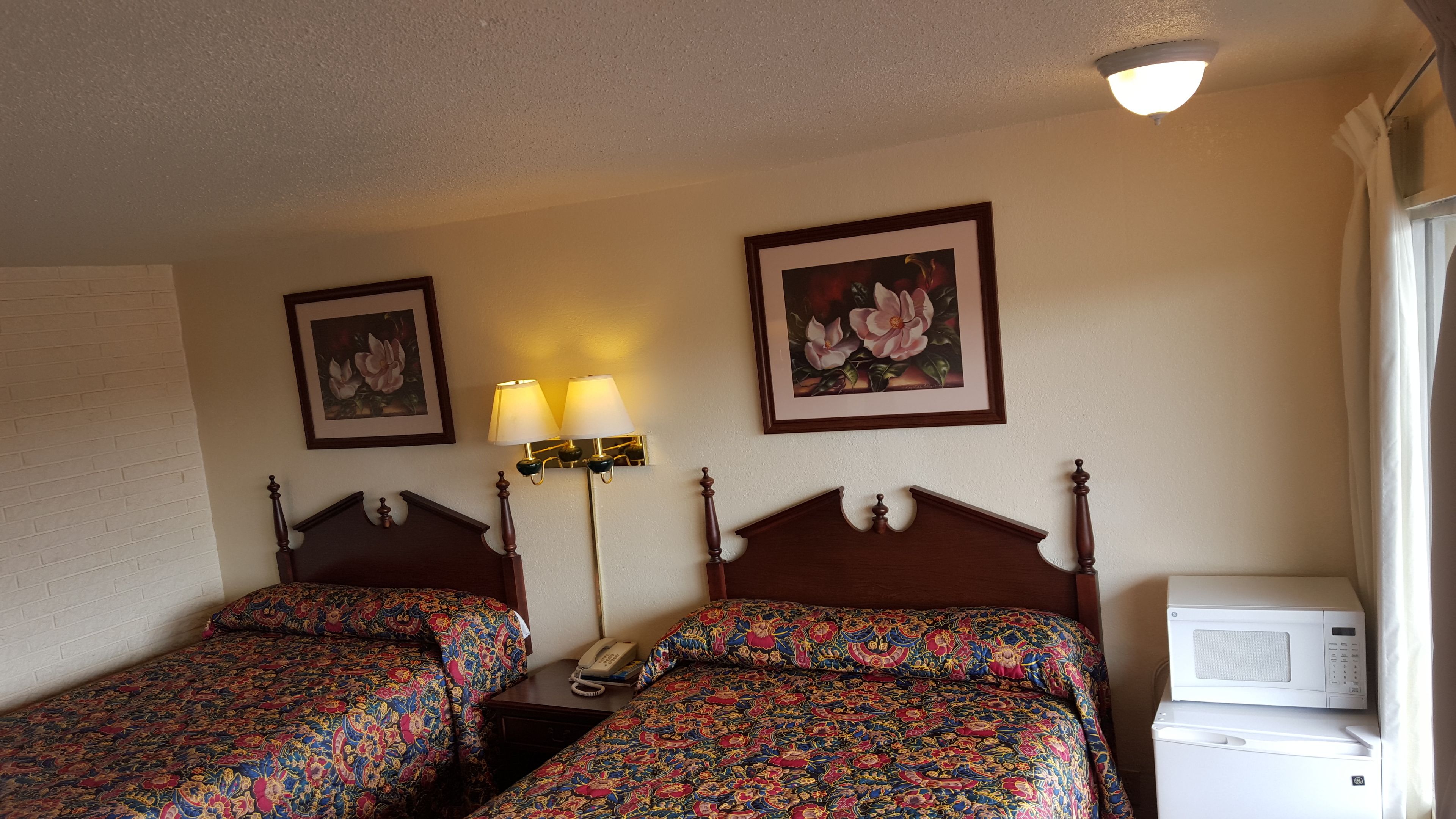 standard double room, 2 double beds | desk, free wifi