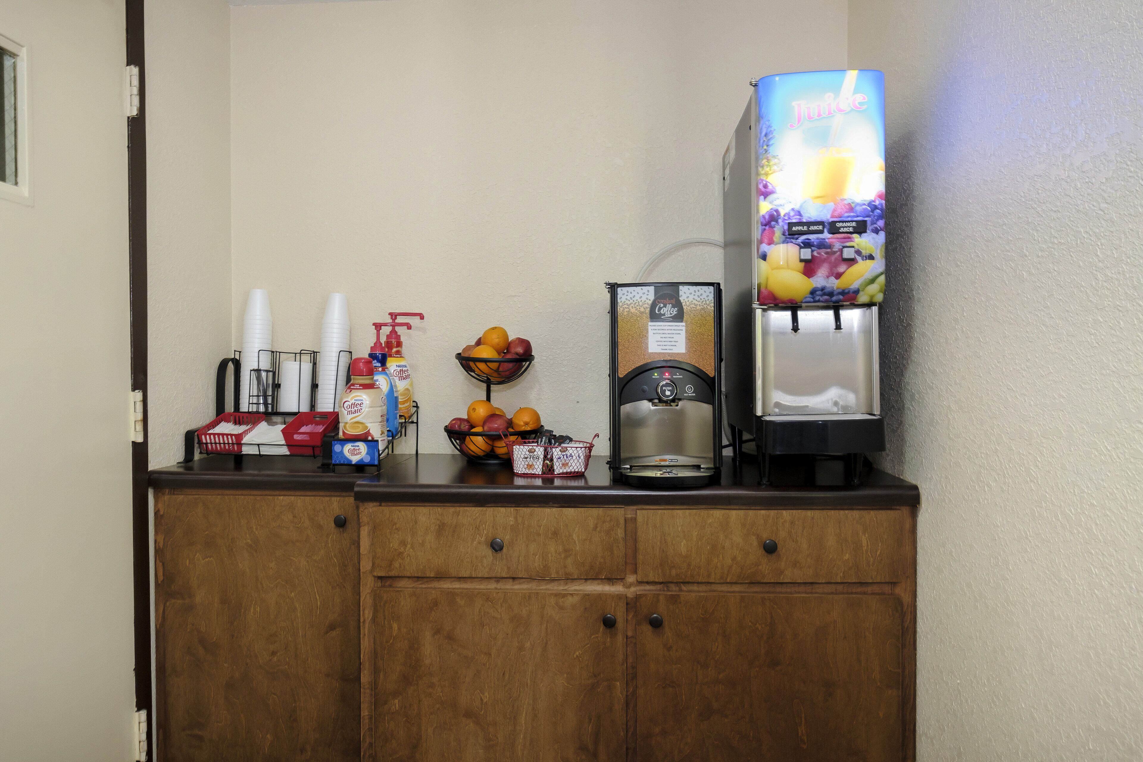 free daily continental breakfast