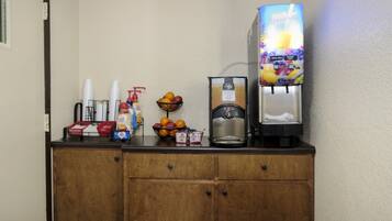 Desayuno continental gratuito y diario