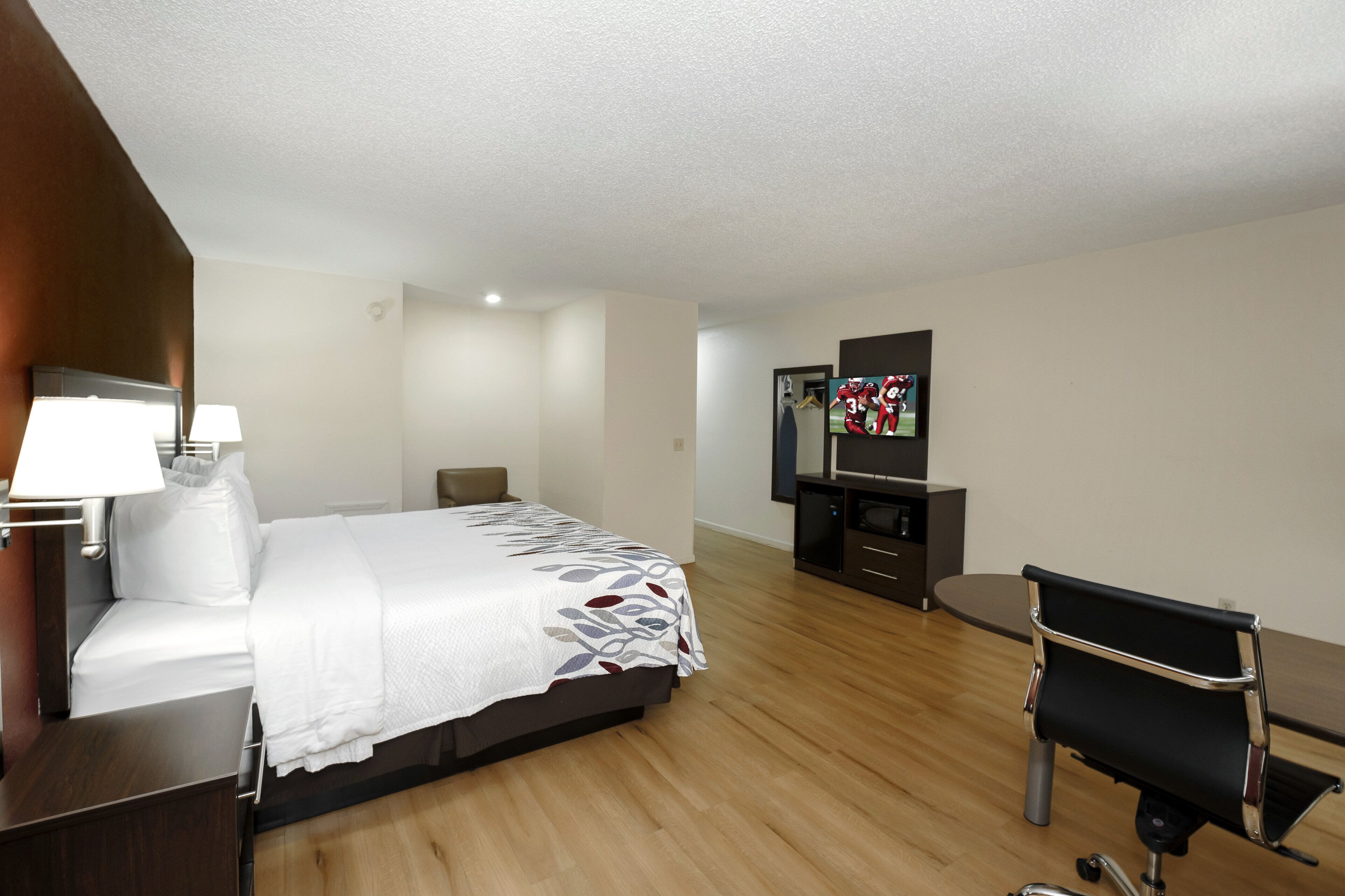 superior room, 1 king bed (smoke free) | desk, free cots/infant beds, free wifi, bed sheets