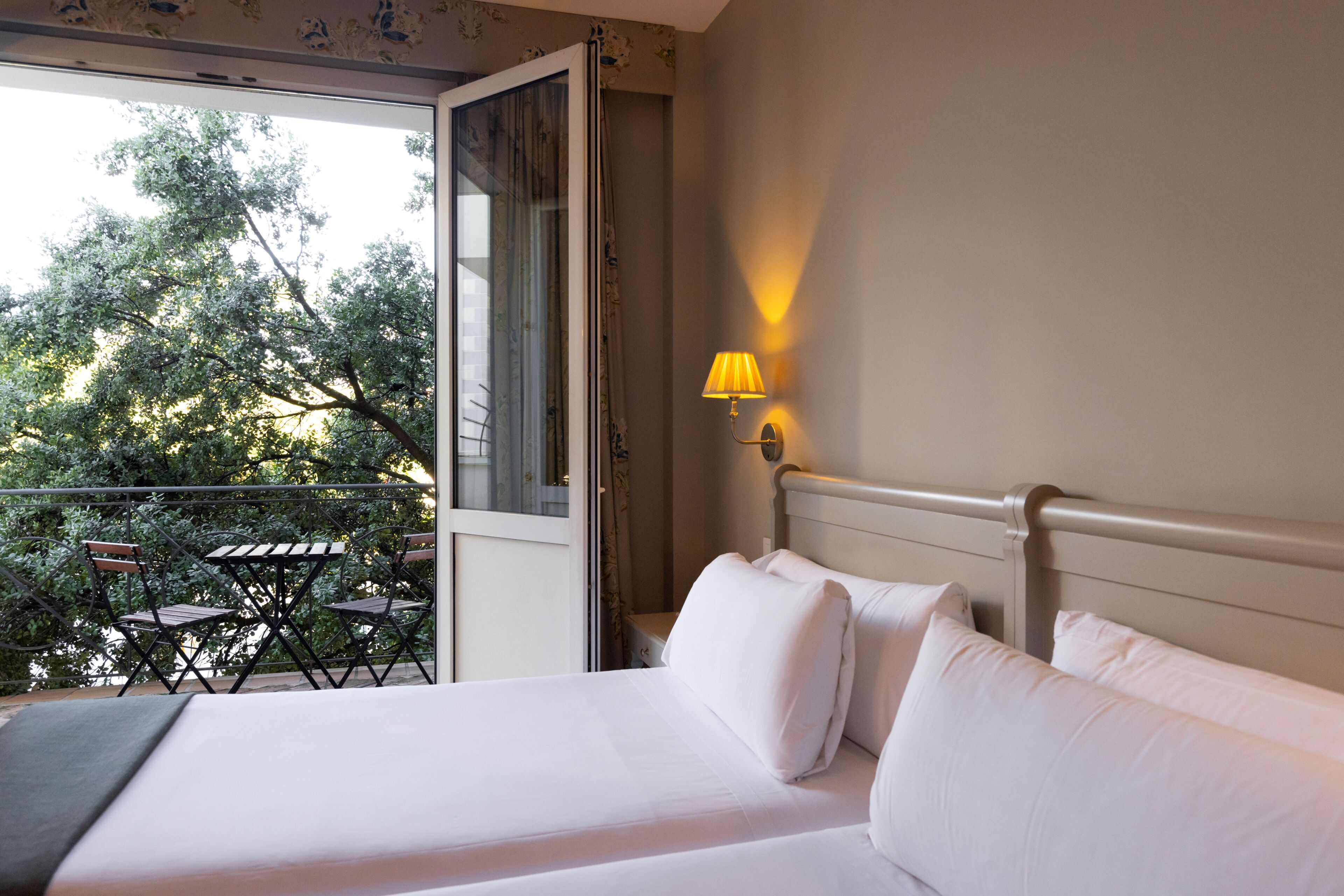 Standard room with terrace with 1 double bed or 2 single beds | Minibar, in-room safe, individually decorated, individually furnished