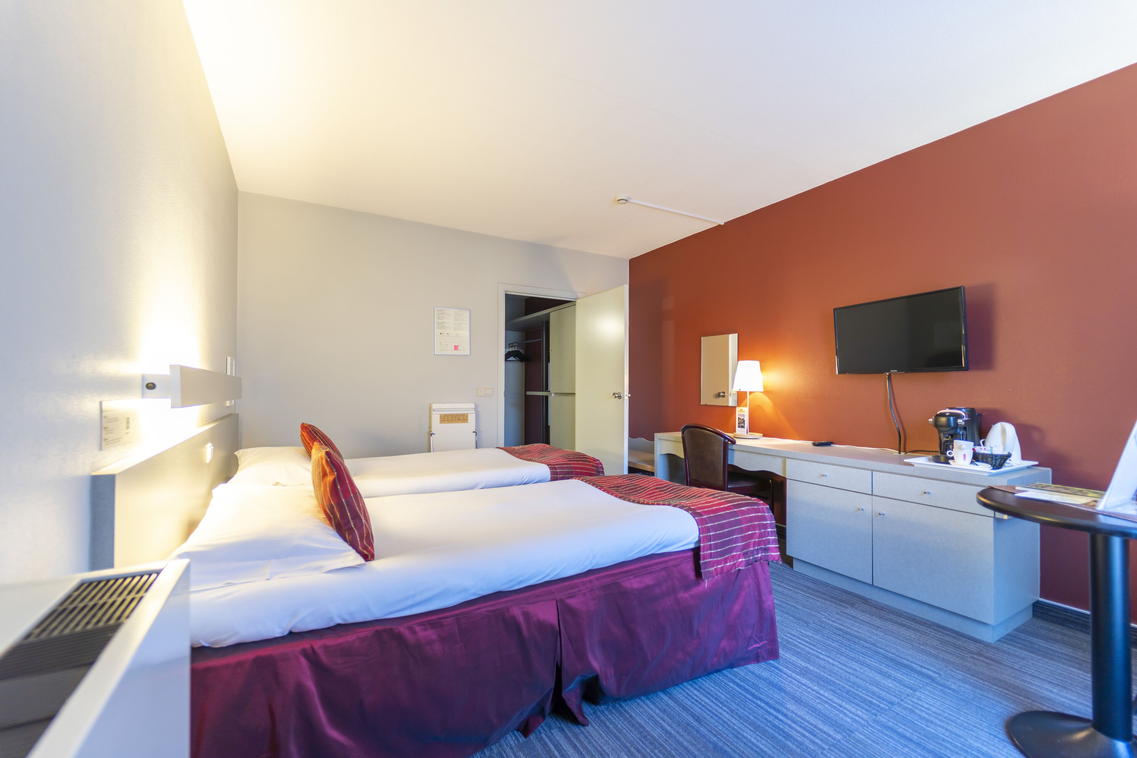 standard double or twin room | room amenity