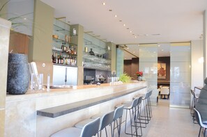 Bar (in der Unterkunft)