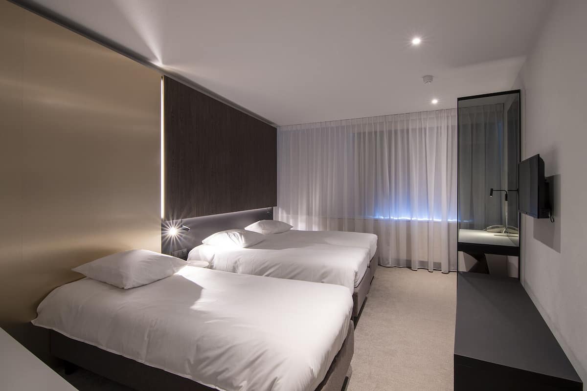 standard triple room | cots/infant beds, rollaway beds, free wifi, alarm clocks