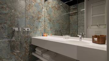 Comfort Twin Room, Balcony | Bathroom | Hair dryer, towels