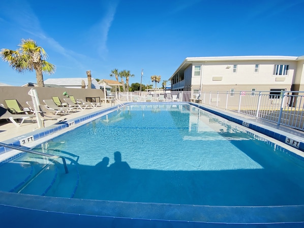 Outdoor pool, sun loungers