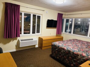 Standard Room, 1 King Bed | Mørklægningsgardiner, gratis Wi-Fi, sengetøj