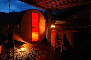 Sauna, poreallas, höyrysauna, vartalohoitoja, aromaterapiaa