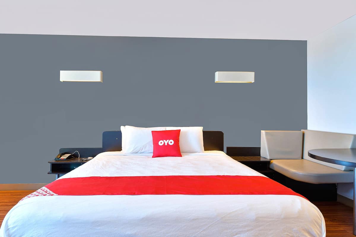Camera, 1 letto king, fumatori | Ferro/asse da stiro, Wi-Fi gratuito, lenzuola