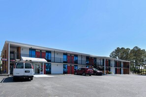Free self-parking - OYO Hotel Valdosta GA I-75 (Valdosta)