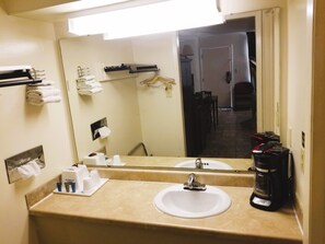 Iron/ironing board, free WiFi, bed sheets, alarm clocks