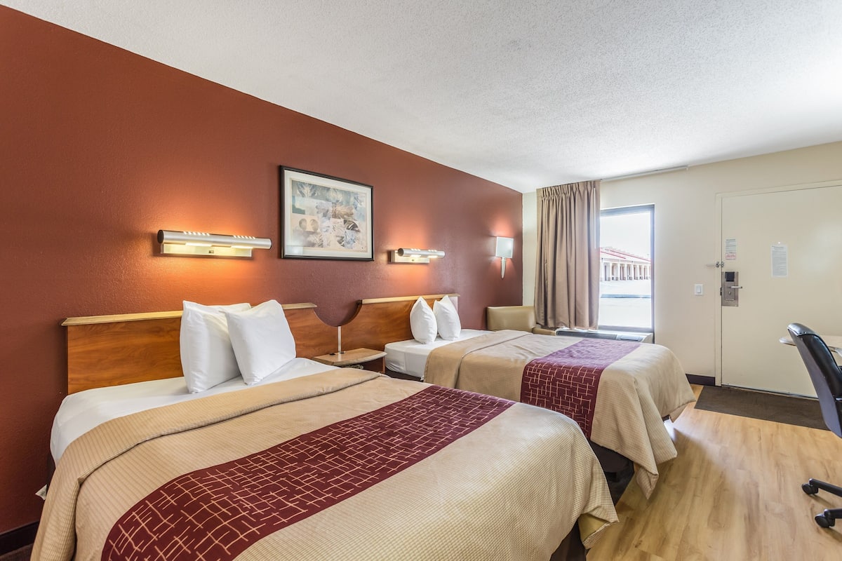 In-room safe, desk, laptop workspace, blackout drapes