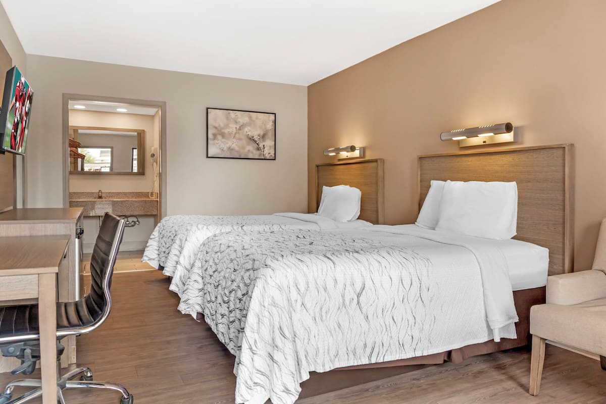 In-room safe, desk, laptop workspace, blackout curtains