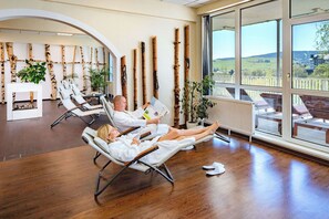 Couples treatment room(s), sauna, steam room, body treatments