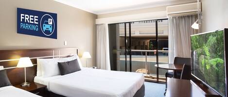 1 bedroom, individually decorated, individually furnished, desk