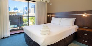 Apartment, 1 Bedroom | Individually decorated, individually furnished, desk, laptop workspace - Riverside Hotel Southbank (South Brisbane)