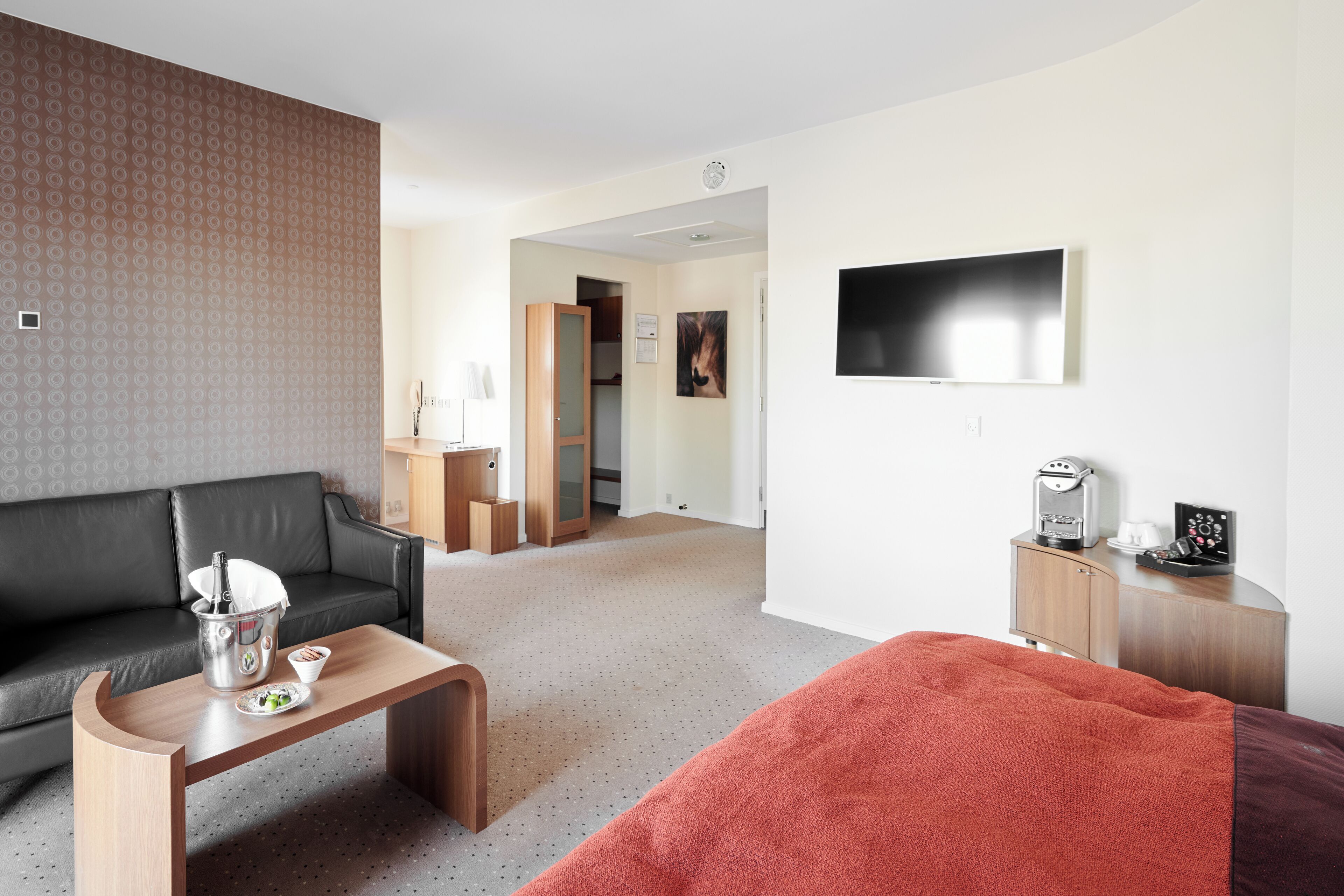 junior suite, jetted tub | 1 bedroom, desk, laptop workspace, blackout curtains