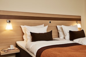 1 bedroom, desk, laptop workspace, blackout curtains