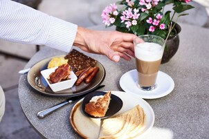 Desayuno buffet incluido todos los días 