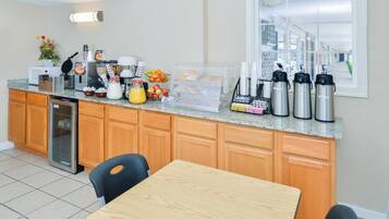Free daily continental breakfast