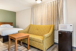 Room, 2 Double Beds, Non Smoking | Desk, free WiFi, bed sheets