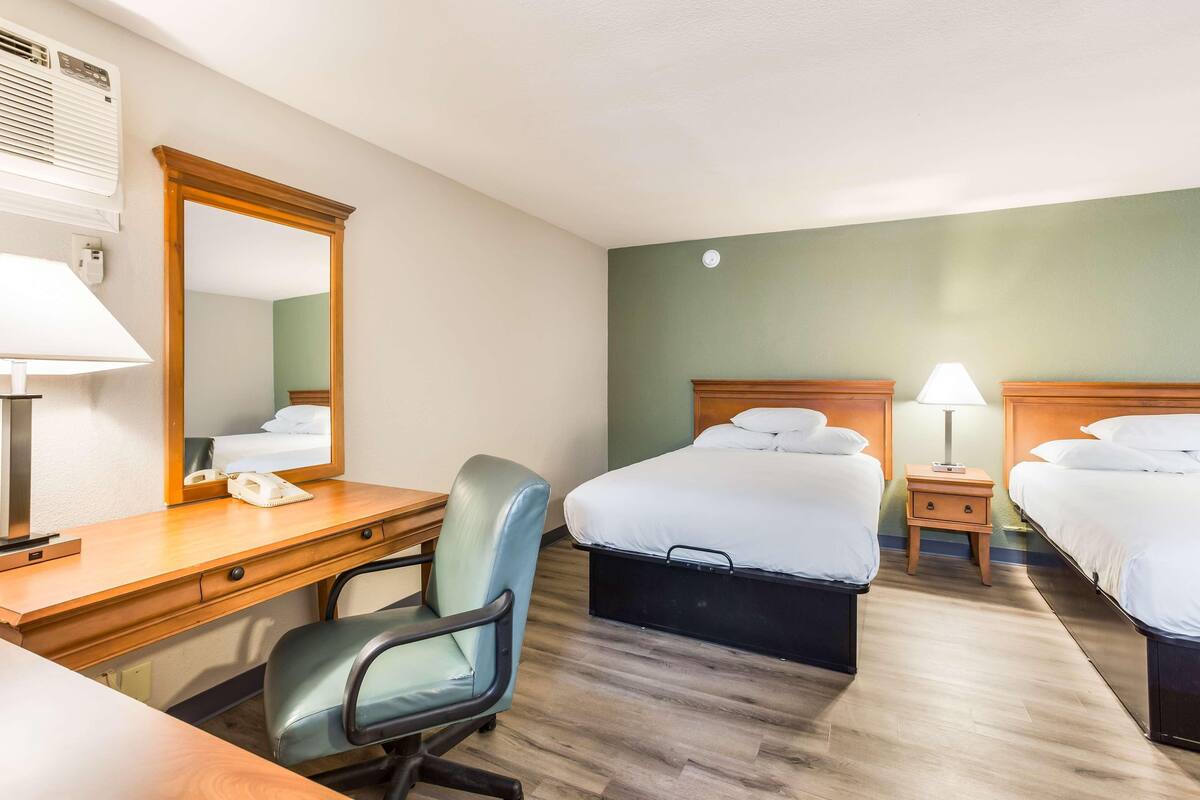 Desk, free WiFi, bed sheets