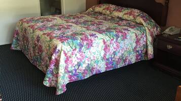 Chambre Standard, 1 très grand lit, fumeurs | Bureau, fer et planche à repasser, Wi-Fi gratuit