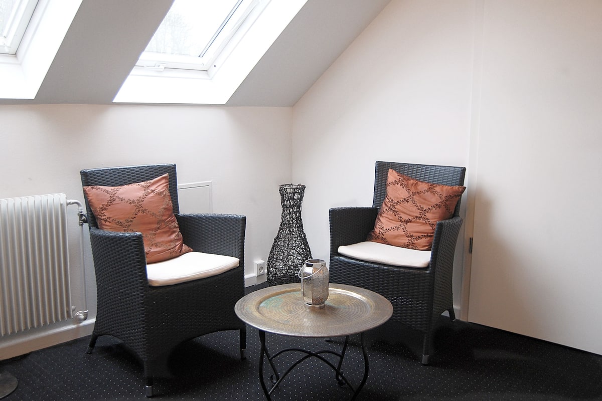 Superior tweepersoonskamer | Een bureau, babybedden (toeslag), gratis wifi, beddengoed