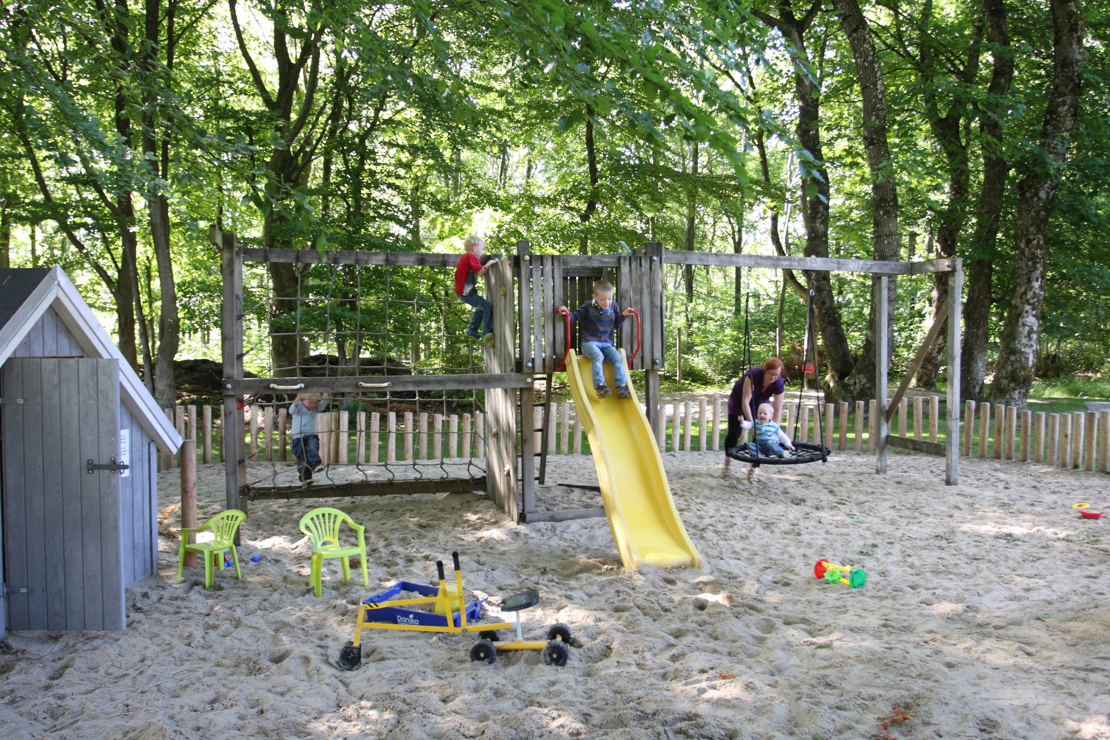 children’s play area – outdoor