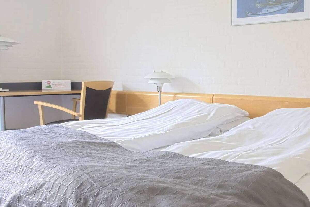 standard room | desk, cots/infant beds, rollaway beds, free wifi