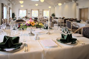 Se sirven desayunos, almuerzos, cenas y cocina local 