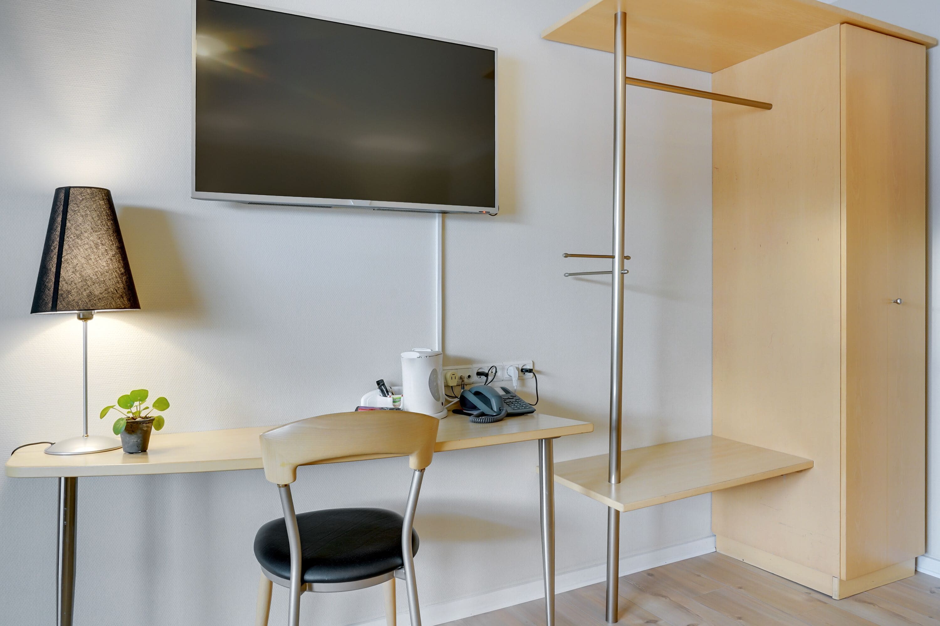 comfort | 1 bedroom, pillow-top beds, laptop workspace, blackout curtains