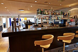 Bar (on property) - Hotel Svanen, Stays & BW Signature Collection (Billund)