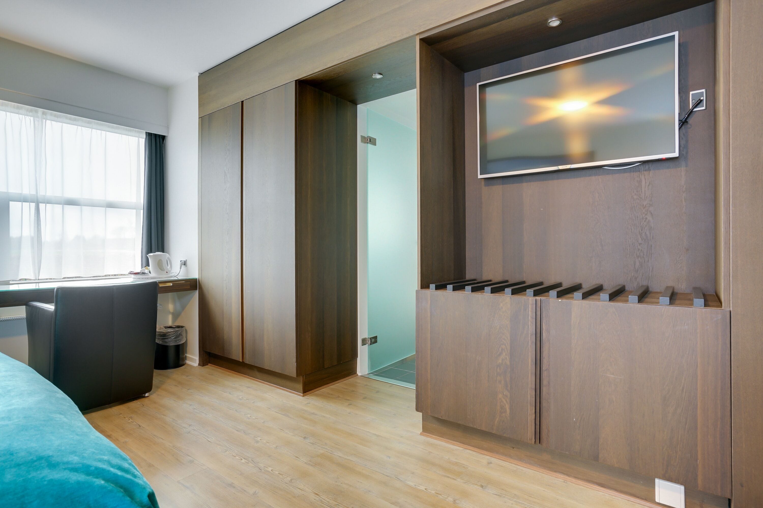 superior | 1 bedroom, pillow-top beds, laptop workspace, blackout curtains