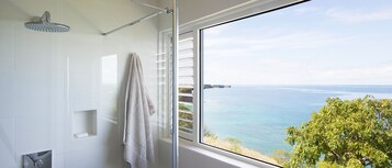 Villa 3 Bedroom | Bathroom shower