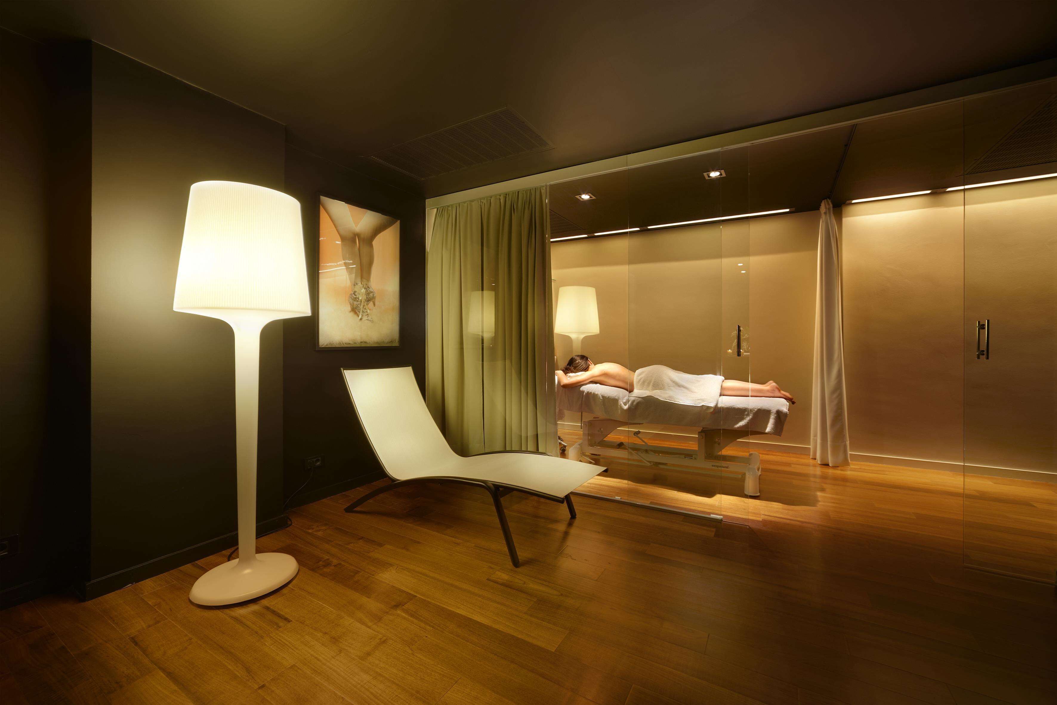 couples treatment room(s), hydrotherapy, aromatherapy