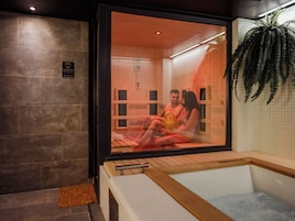 Salas de tratamiento para parejas, hidroterapia, aromaterapia
