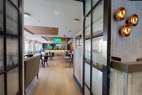 ์์นจ ์์ฌ, ์ ์ฌ ์์ฌ, ์ ๋
 ์์ฌ ์ ๊ณต, ์ธ๊ณ ์๋ฆฌ