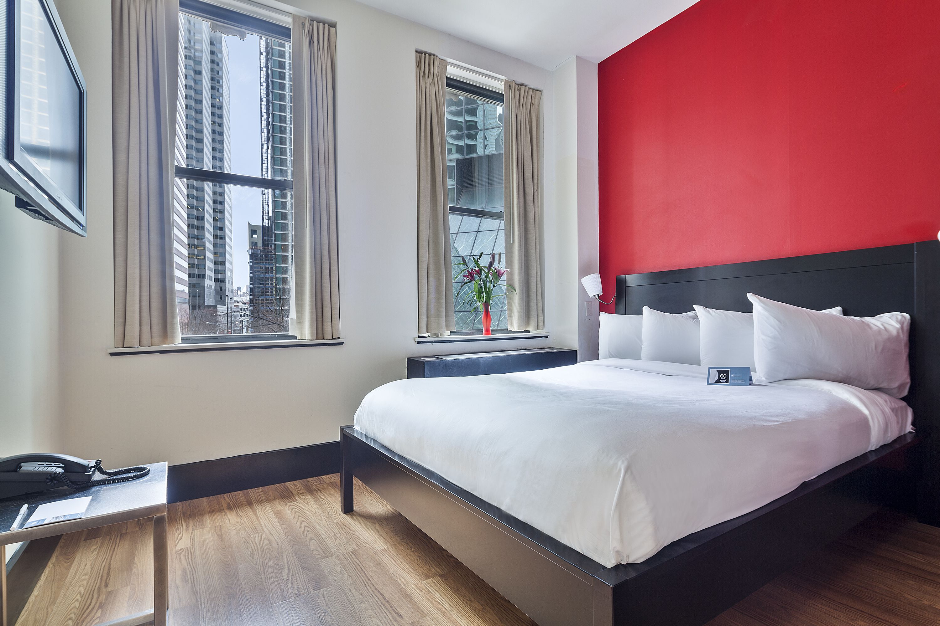 Minibar y caja de seguridad en la habitación 