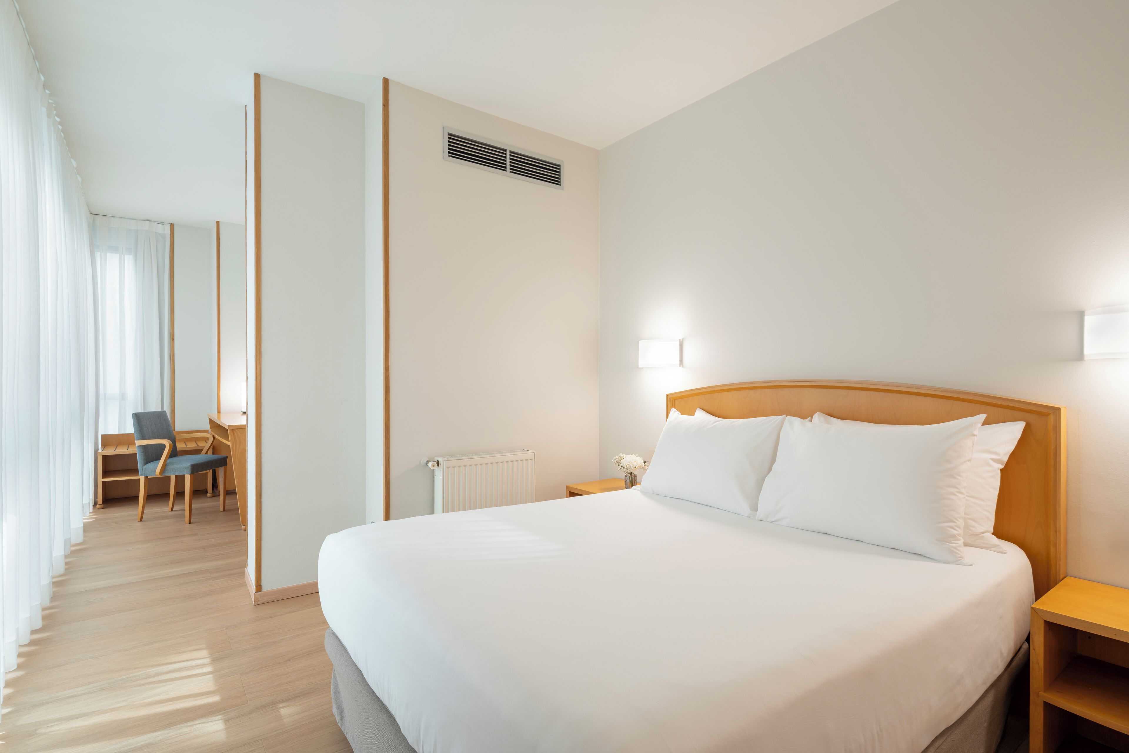 1 bedroom, minibar, desk, blackout curtains