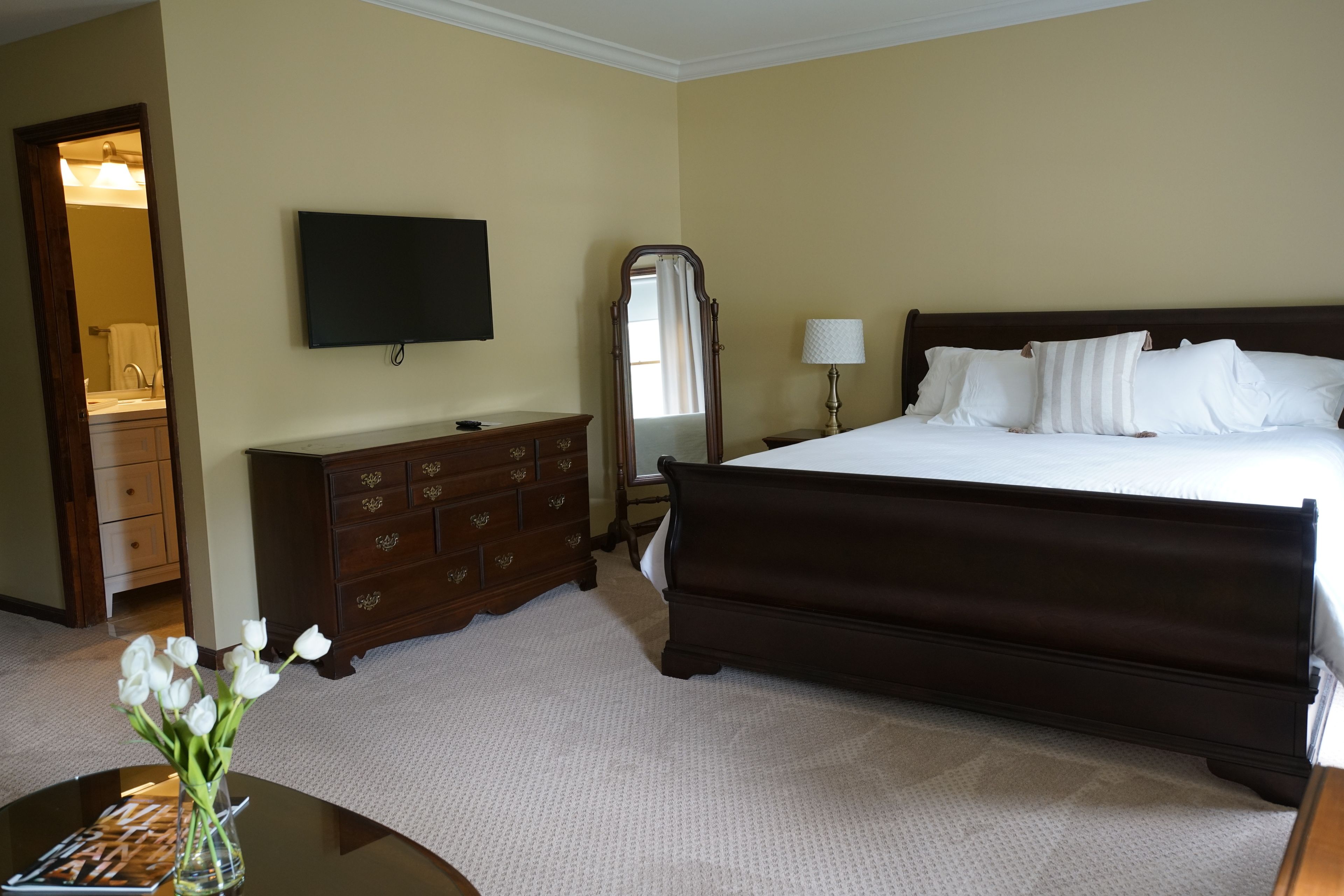 deluxe room, 1 king bed | desk, iron/ironing board, free cots/infant beds, rollaway beds