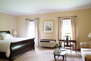 Deluxe Room, 1 King Bed