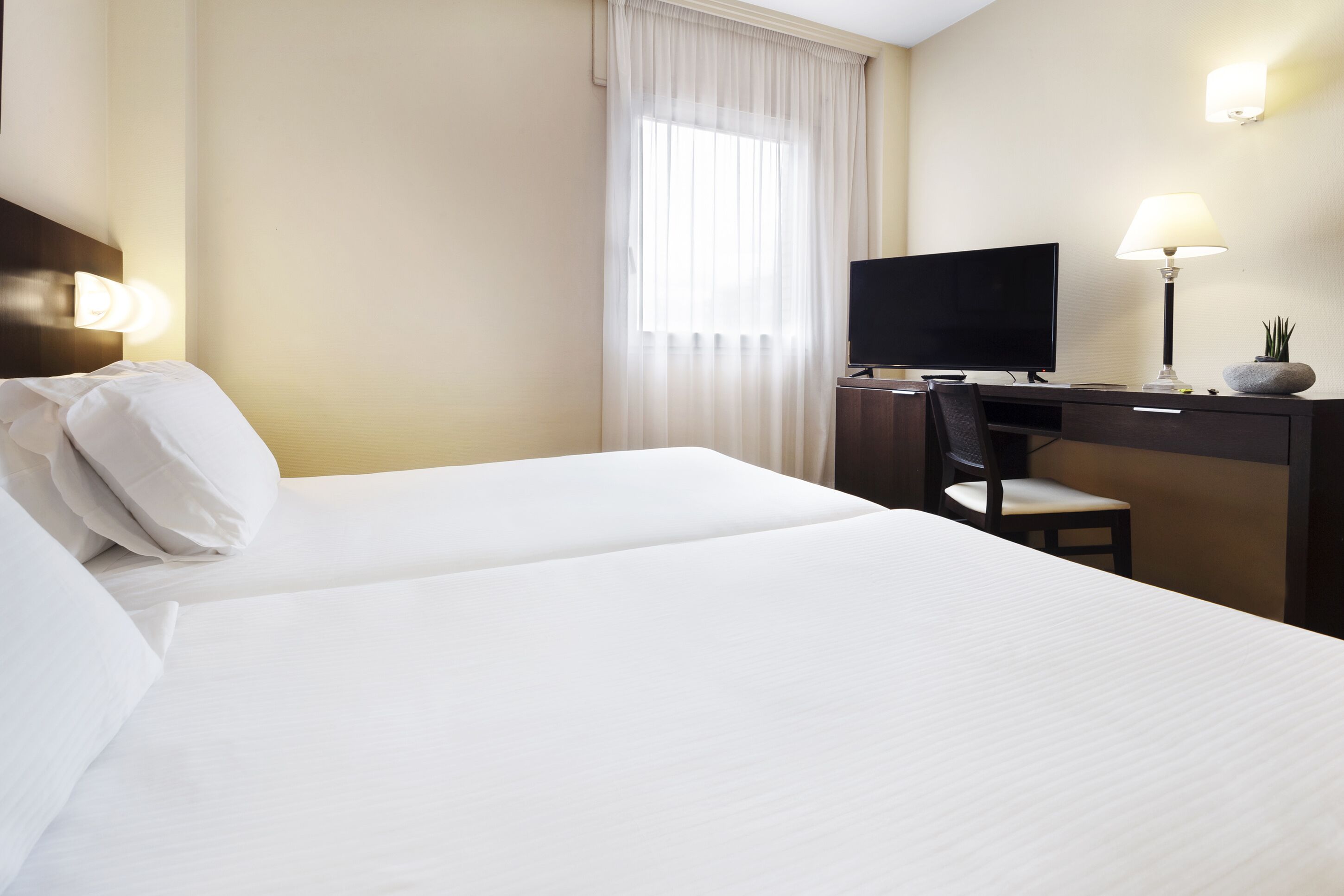 double room | minibar, desk, iron/ironing board, free wifi