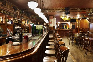 Bar (in der Unterkunft)