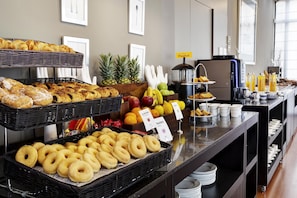 Desayuno buffet diario (EUR 12.50 por persona)