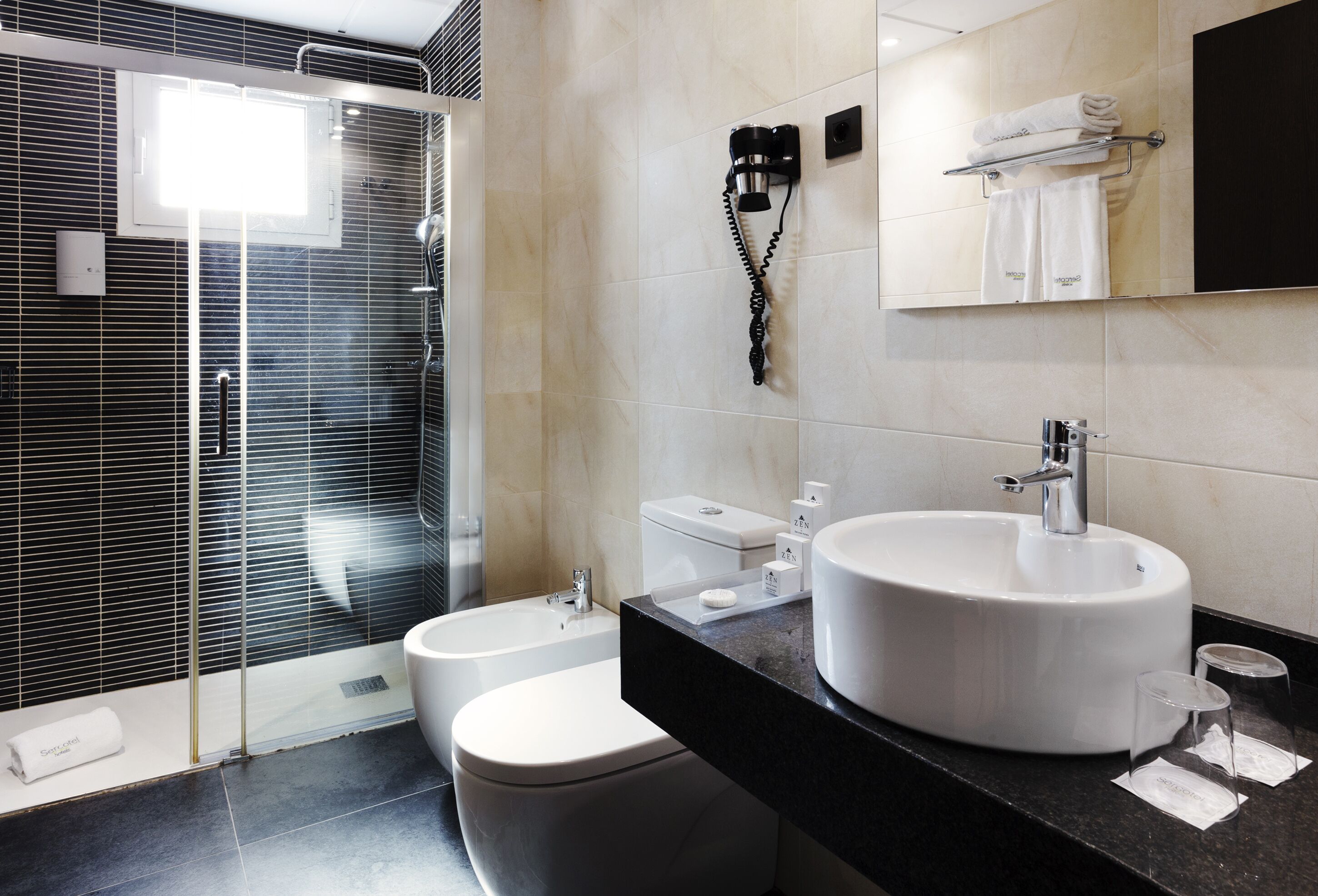 family room (2 adults + 2 children) | minibar, desk, iron/ironing board, free wifi