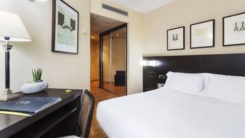 Minibar, bureau, fer et planche Ă repasser, Wi-Fi gratuit