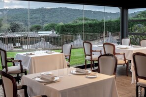 Garden views  - Sallés Hotel Mas Tapiolas (Santa Cristina de Aro)