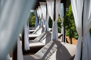 Indoor pool, outdoor pool